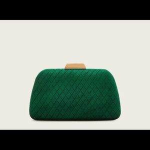 BRAND NEW!! Dark Emerald Green Velvet Clutch/Crossbody Bag 💚💛